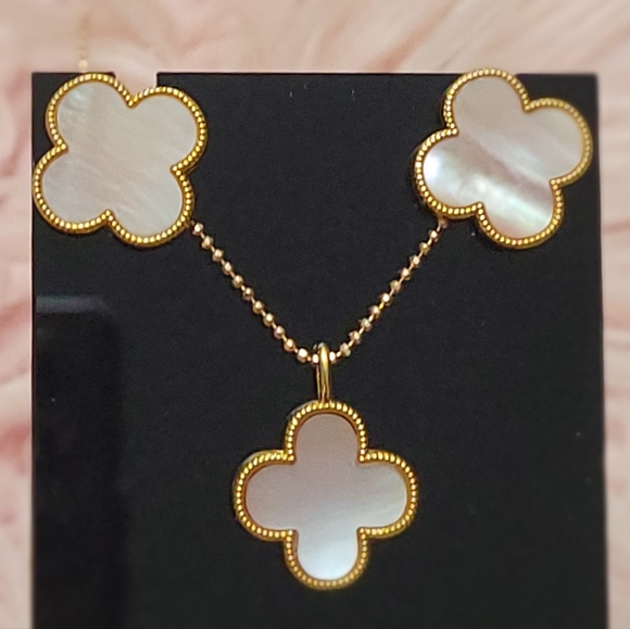 Set of Clover Earrings and Pendant only, Mother of Pearl Pinkish Tone 18K - Picture 1 of 14